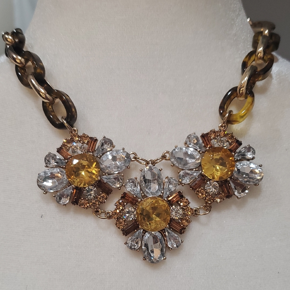 Chic Gold and Brown Floral Necklace